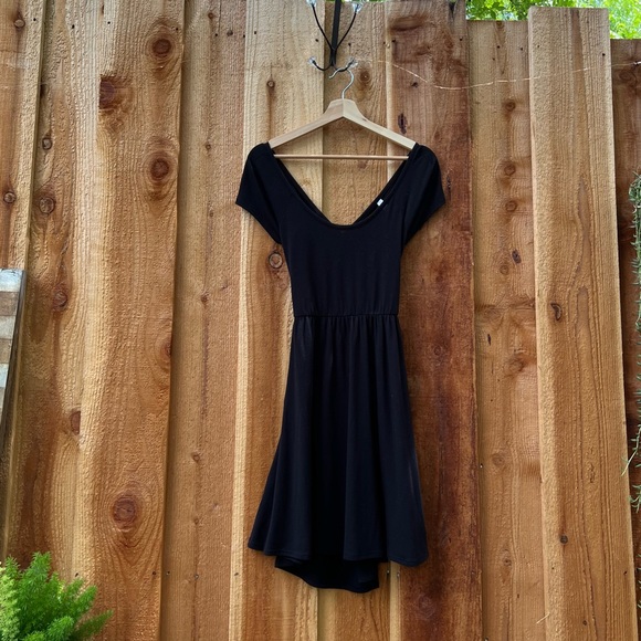 Black Knit Open-Back Cap-sleeve Skater Dress 🌿 - Picture 5 of 9